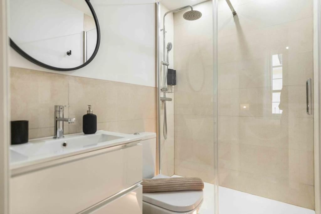 Eclectic & Elegant Apartment By Rems Málaga Extérieur photo